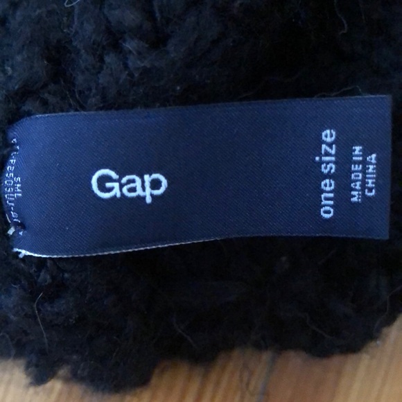 Fuzzy wrap - Picture 2 of 2